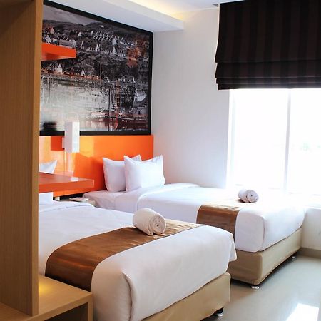 Bliss Soetta Hotel Semarang Eksteriør bilde