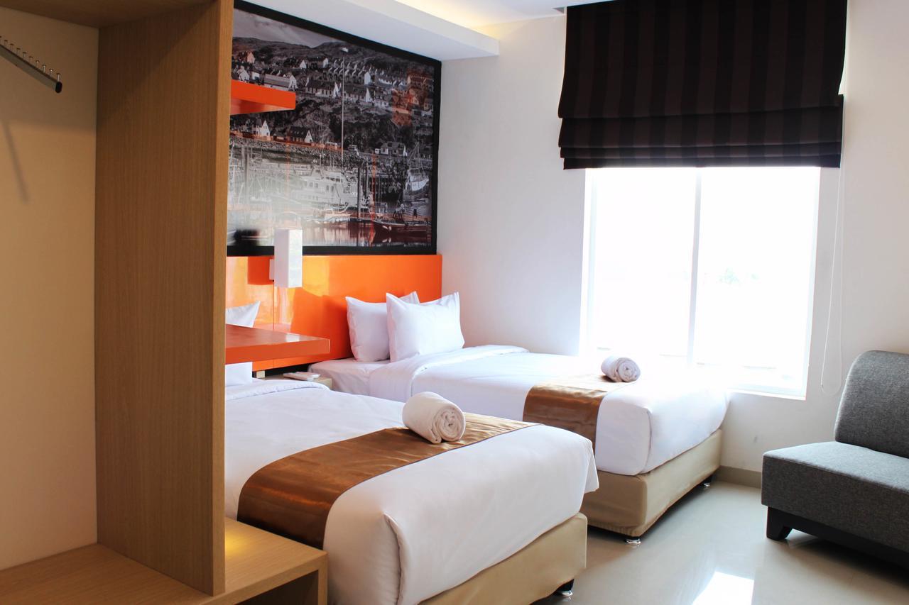 Bliss Soetta Hotel Semarang Eksteriør bilde