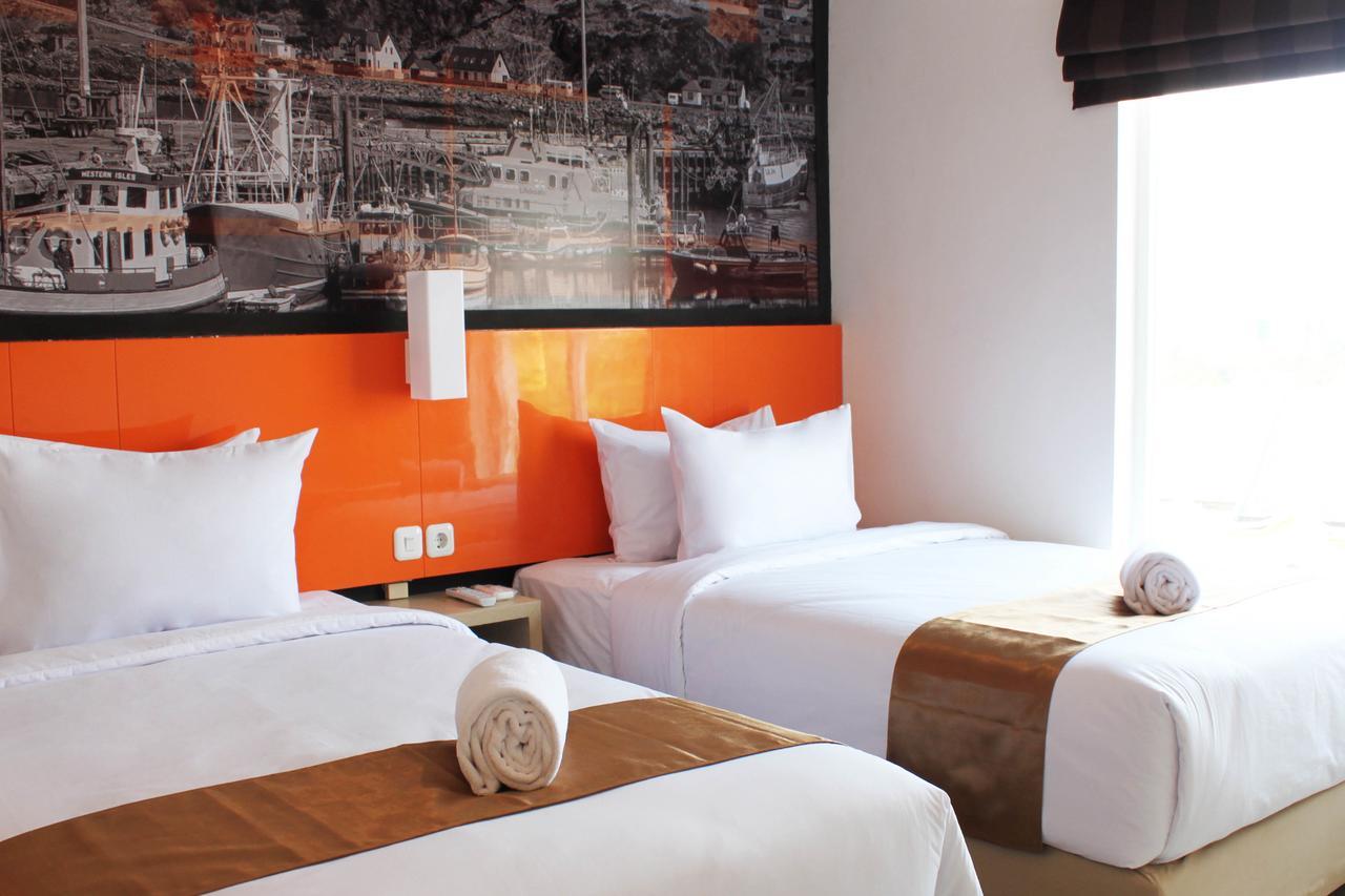 Bliss Soetta Hotel Semarang Eksteriør bilde