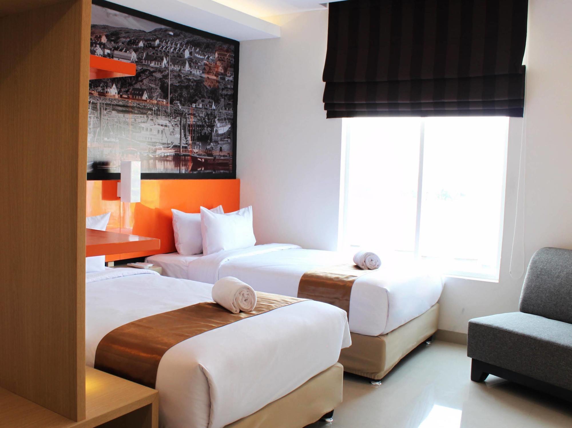 Bliss Soetta Hotel Semarang Eksteriør bilde