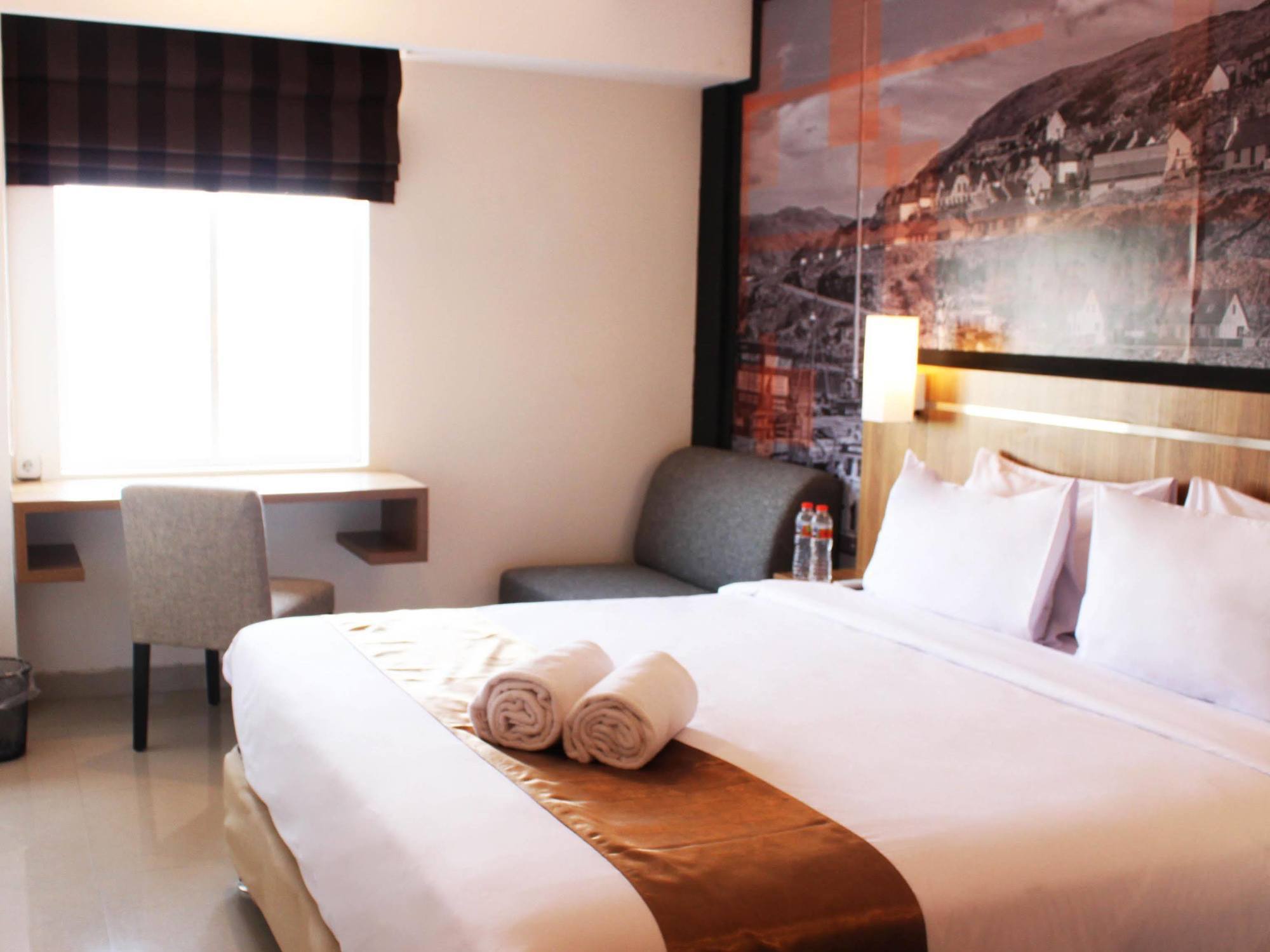 Bliss Soetta Hotel Semarang Eksteriør bilde